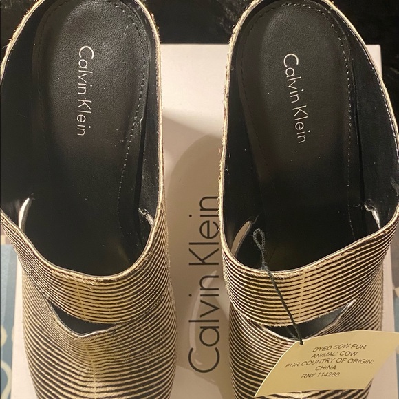 Calvin Klein Abby Stripe Pony - Picture 2 of 3